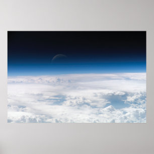 Wolken en Faint Moon Poster
