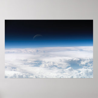 Wolken en Faint Moon Poster