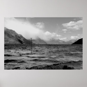 Wolken over het meer poster