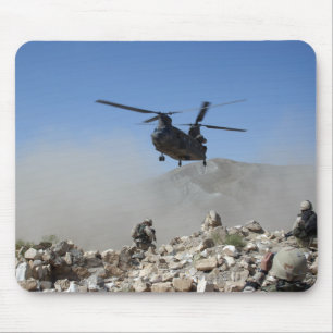 wolken stof die door de rotorwas worden opgestoken muismat