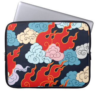 Wolken, vlammen: zwart patroon. laptop sleeve