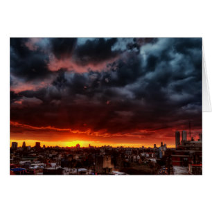 Wolken, zonnebank en rood