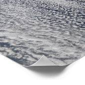 Wolkenpatronen zichtbaar op het eiland Aleutian Poster (Hoek)