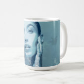"Woman in Blue" Koffiemok (Voorkant rechts)