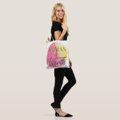 Woman of Worth Tote Bag (Sur le modèle)