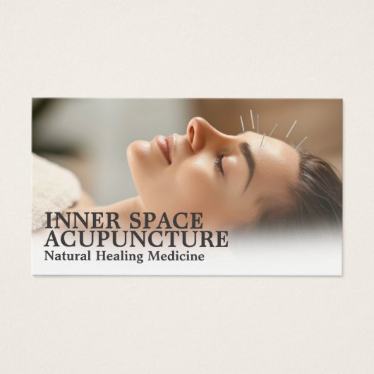 Woman Relaxing Getting Acupuncture (Devant)