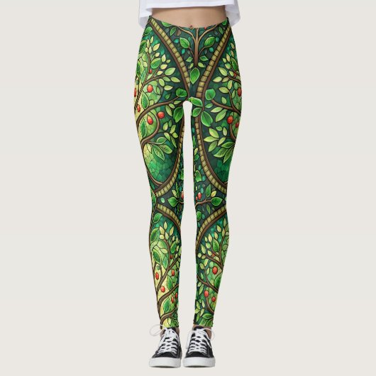 Woman wearing vibrant leggings with an intricate  (Devant)