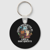 Womens Cats Side Quest Distracted Tabletop Funny S Sleutelhanger (Voorkant)