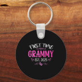 Womens First Time Grammy Est 2025 Soon To Be Mom M Sleutelhanger (Voorkant)