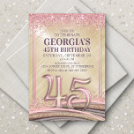 Womens Glam 45th Birthday Invitation<br><div class="desc">Ce design d'anniversaire chatouille avec élégance et grâce de poule, comme elle. Avec sa typographie, sa parties scintillant, ses serpentins et ses confettis de style vintage, ce design est la touche parfaite de douceur et de style pour son grand jour. Le jeu de couleurs rose rose et or et les...</div>