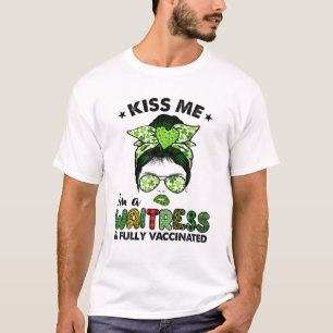 Womens Kus Ik ben een Waitress Irish Shamrock St P T-shirt