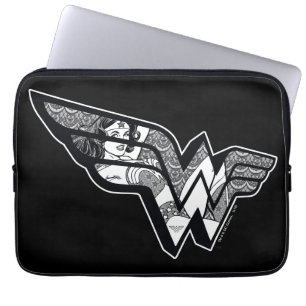Wonder-vrouw die in een hoekige Logo zit Laptop Sleeve