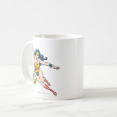 Wonder-vrouw die vooraan vliegt koffiemok (Voorkant links)
