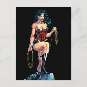 Wonder Woman Gripping Lasso Atop Rock Briefkaart