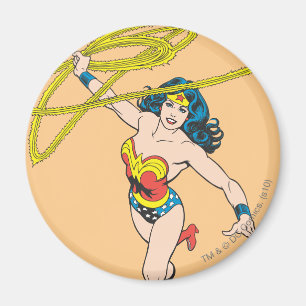 Wonder Woman Holds 2 Magneet