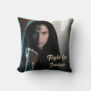 Wonder Woman in Cloak Kussen