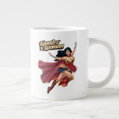 Wonder Woman Wearing Cape Extra Grote Beker (Rechts)