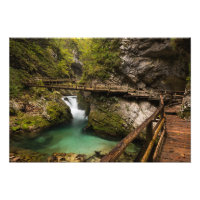 Wooden weg door Vintgar Gorge canyon