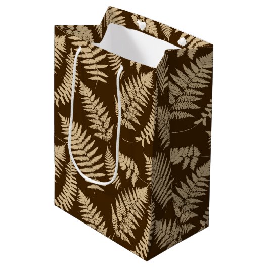 Woodland Fern Pattern, Brown and Beige Medium Cadeauzakje (Voorkant Gekanteld)