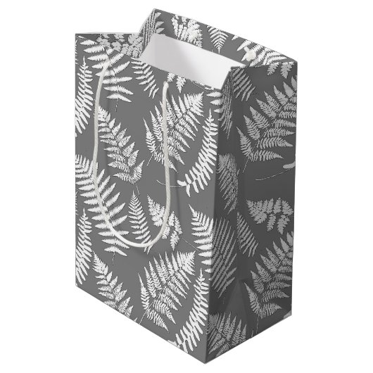 Woodland Fern Pattern, Grey / Grey and White Medium Cadeauzakje (Achterkant Gekanteld)