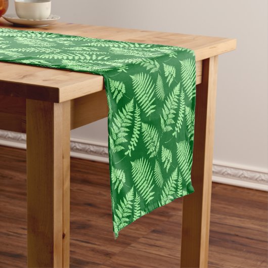 Woodland Fern Pattern, Light and Dark Green Korte Tafelloper (Voorbeeld)