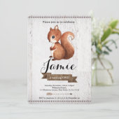 Woodland Squirrel eerste verjaardag uitnodiging (Staand voorkant)