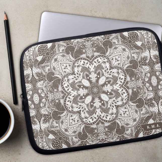 Woodland Squirrels Mandala Laptop Sleeve (Creator heeft geüpload)