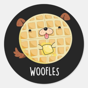 Woofles Funny Doggy Waffle Pun Dark BG Ronde Sticker