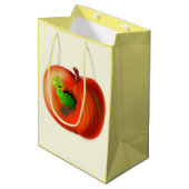 Worm in Apple Gift Bag Fun - Uw kleur - Tekst Medium Cadeauzakje (Voorkant Gekanteld)