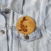 Worn Koi visontwerp Ronde Button 7,6 Cm (In situ)