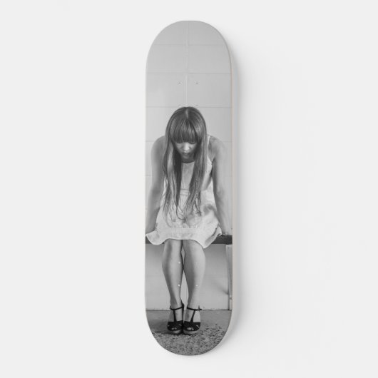 Worried Girl Skateboard (Voorkant)