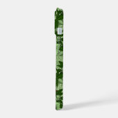 Wren en hellebore, lichtgroen iPhone 15 hoesje (Linkerkant)