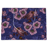 Wren en helleboren, violet en roze groot cadeauzakje (Voorkant)