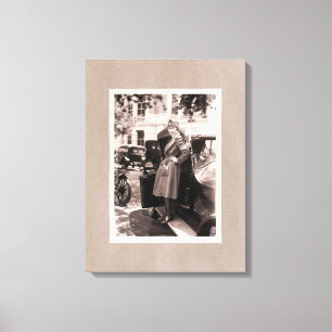 WW1 Rode Kruisverpleegster met Vintage-auto Canvas Afdruk