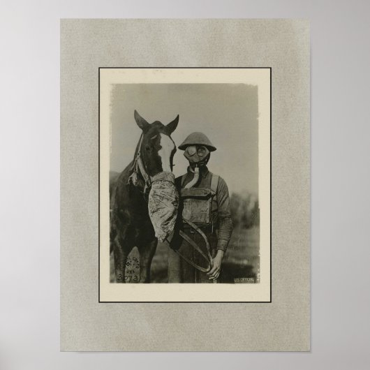 WW1 Soldaat en paard met gaasmasker Poster (Voorkant)