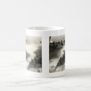 WWII B-24s over olievelden van poëzie Koffiemok