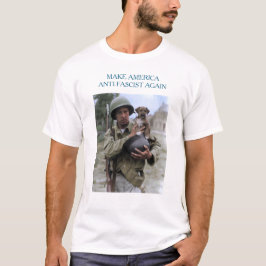 WWII-soldaat met puppy MAAFA T-shirt