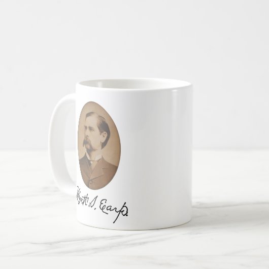 Wyatt Earp Portrait and Signature Coffee Mok (Voorkant links)
