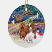 Xmas Magic - Cavaliers (twee-Ruby-Blenheim) Keramisch Ornament (Links)