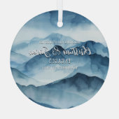 Xmas Mountain Winter Hiking Paar Verloving Blauw Glas Ornament (Achterkant)