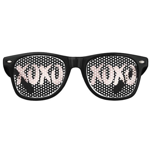 XOXO Blush Pink | Hand Letterig penseelscript Retro Zonnebril (Voorkant)