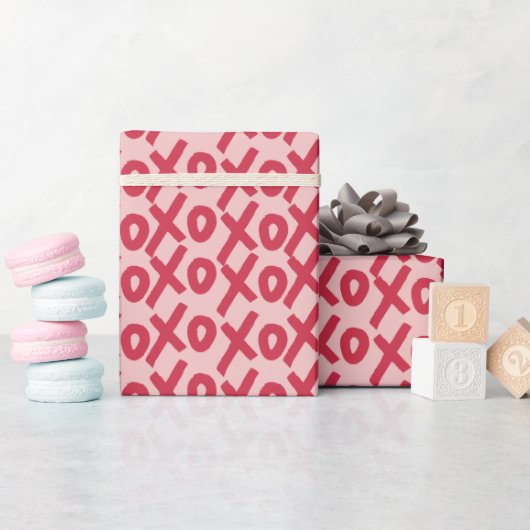 XOXO esthetisch donkerlicht roze Cadeaupapier (Baby Shower)