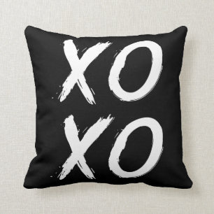 XOXO Kus en Knuffel   Zwarte Witte Borstel Schrift Kussen