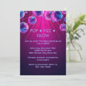 Y2K Holographic New Year’s Eve Invitation | Neon (Debout devant)