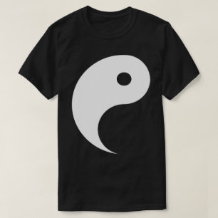 Yang - ziet er geweldig uit met zijn partner Ying T-shirt