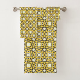 Yellow and black geometric patterned bad handdoek