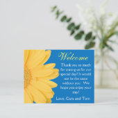 Yellow and Blue Gerber Daisy Wedding Welcome Bag Briefkaart (Staand voorkant)