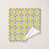 Yellow and green geometric pattern  bad handdoek (Wasdoekje)
