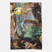 Yellow and Plum Trout Lily en Snagel Shell Theedoek (Verticaal)