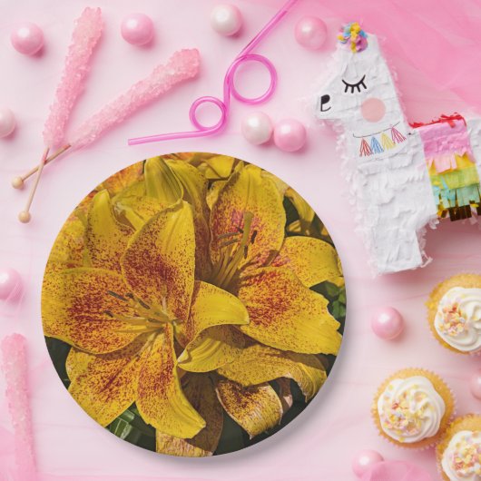 Yellow Asiatic Lily Blooms Floral Papieren Bordje (Feest)